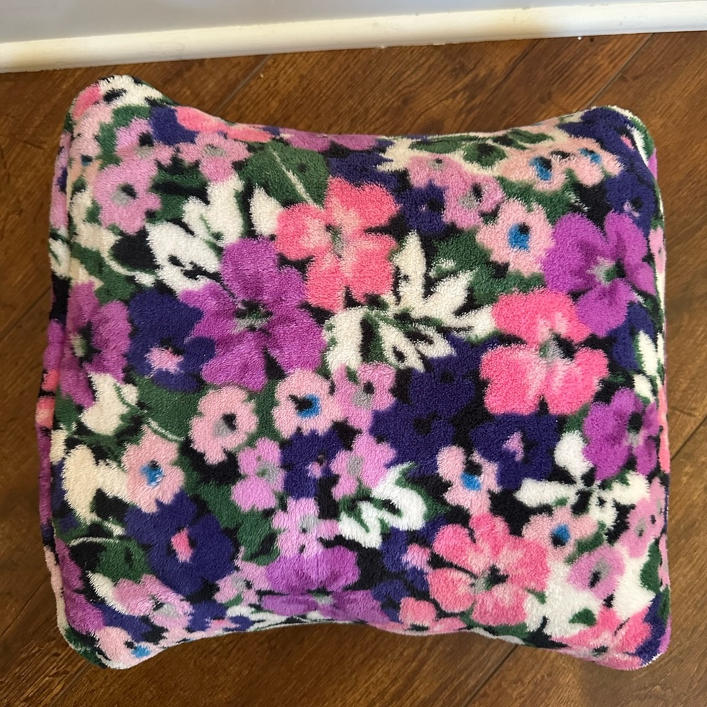 Vera Bradley Pillow Blanket - Pink Floral - Picture 11 of 11